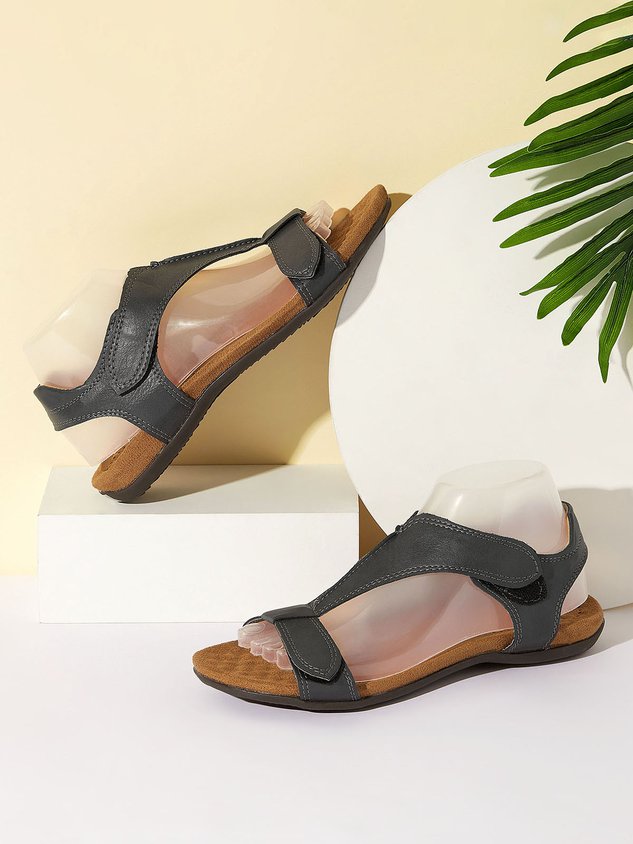 Women's Adjustable Leather Retro Solid Color Casual Portable Sandals