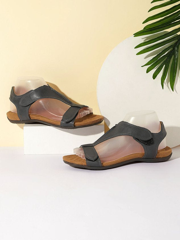 Women's Adjustable Leather Retro Solid Color Casual Portable Sandals