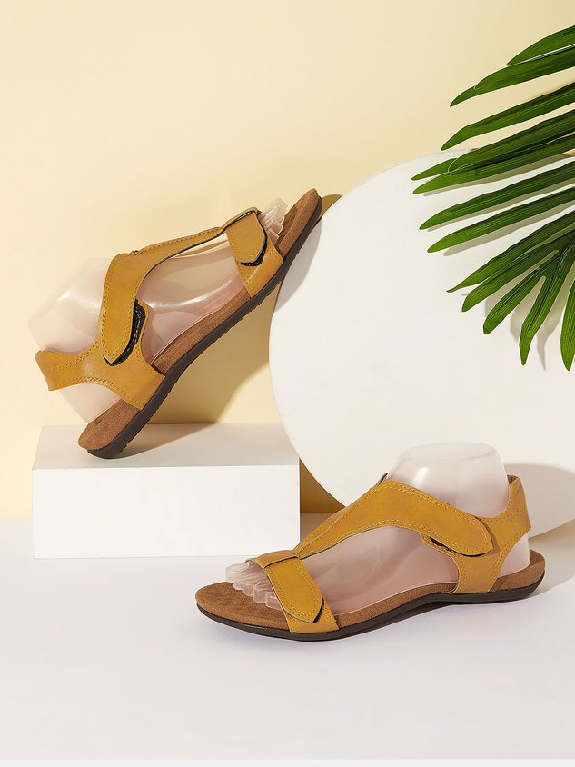 Women's Adjustable Leather Retro Solid Color Casual Portable Sandals