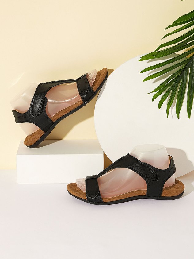 Women's Adjustable Leather Retro Solid Color Casual Portable Sandals