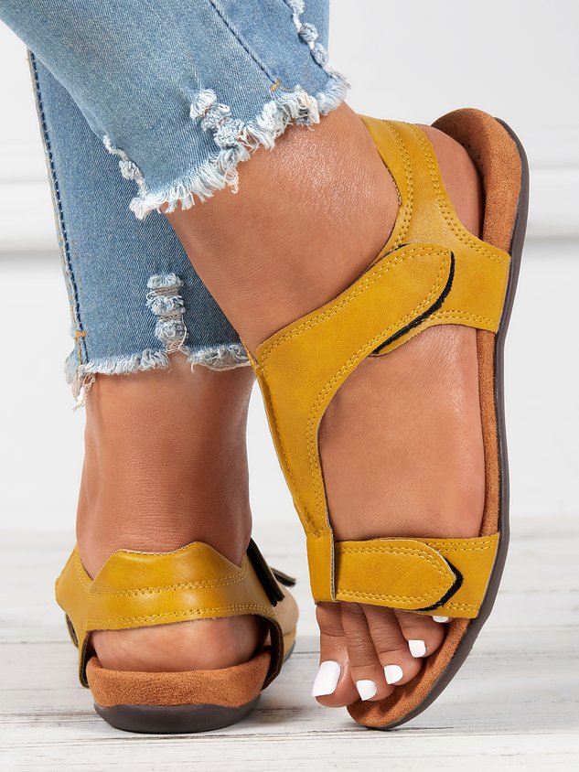 Women's Adjustable Leather Retro Solid Color Casual Portable Sandals