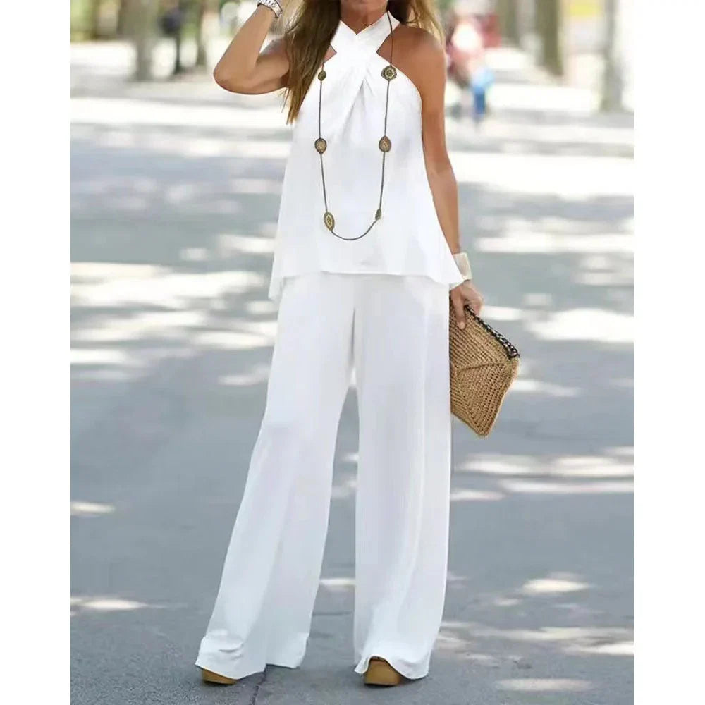 two-piece set of pants with neckline